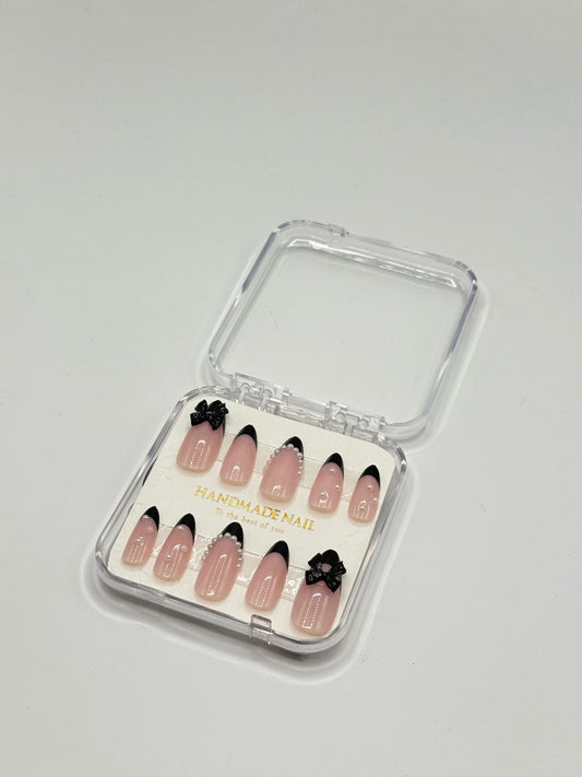 Blacky press on Nails