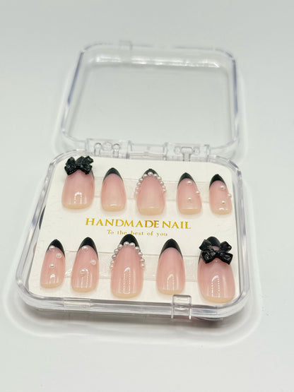 Blacky press on Nails