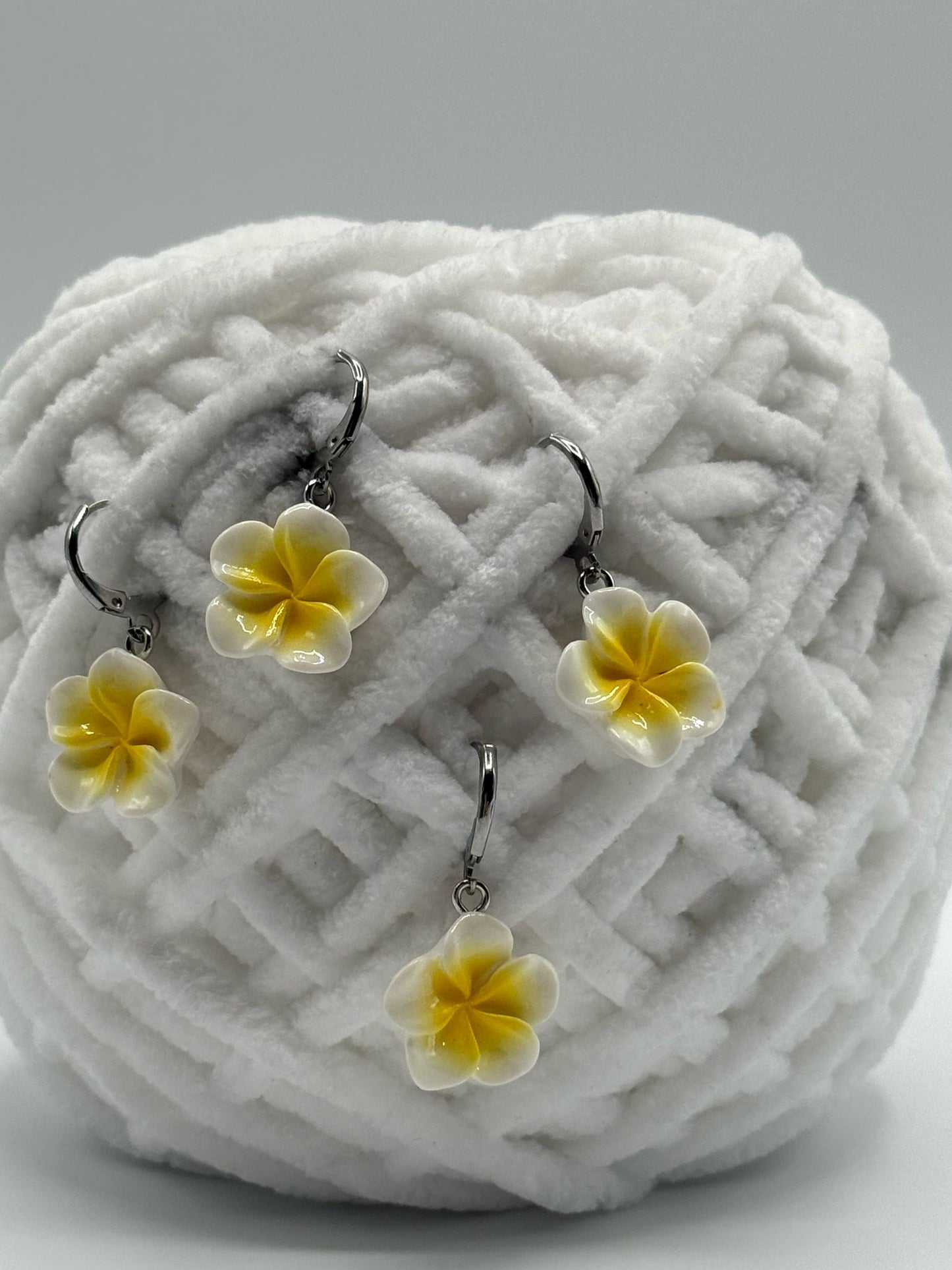 Weiß Blume Maschenmarkierer