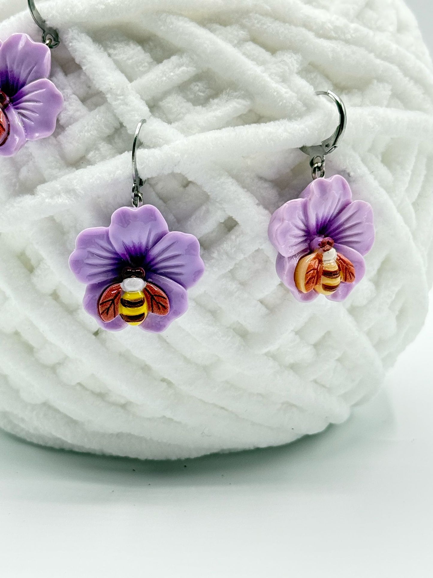 Biene mit Lila Blume Maschenmarkierer