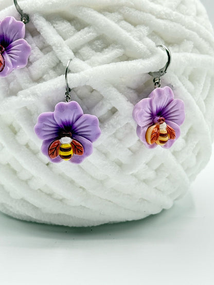 Biene mit Lila Blume Maschenmarkierer
