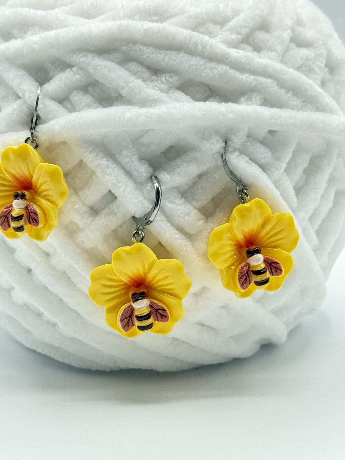 Biene mit gelber Blume Maschenmarkierer
