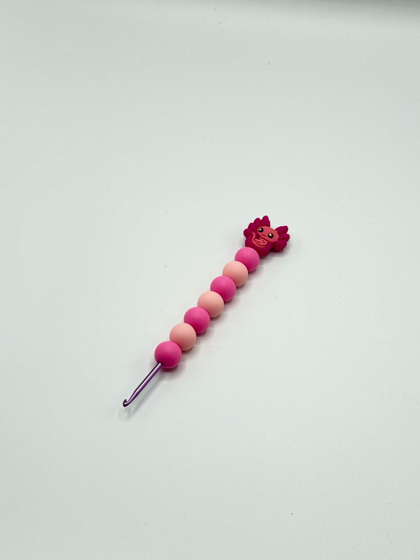 rosa Axolotl Nadel