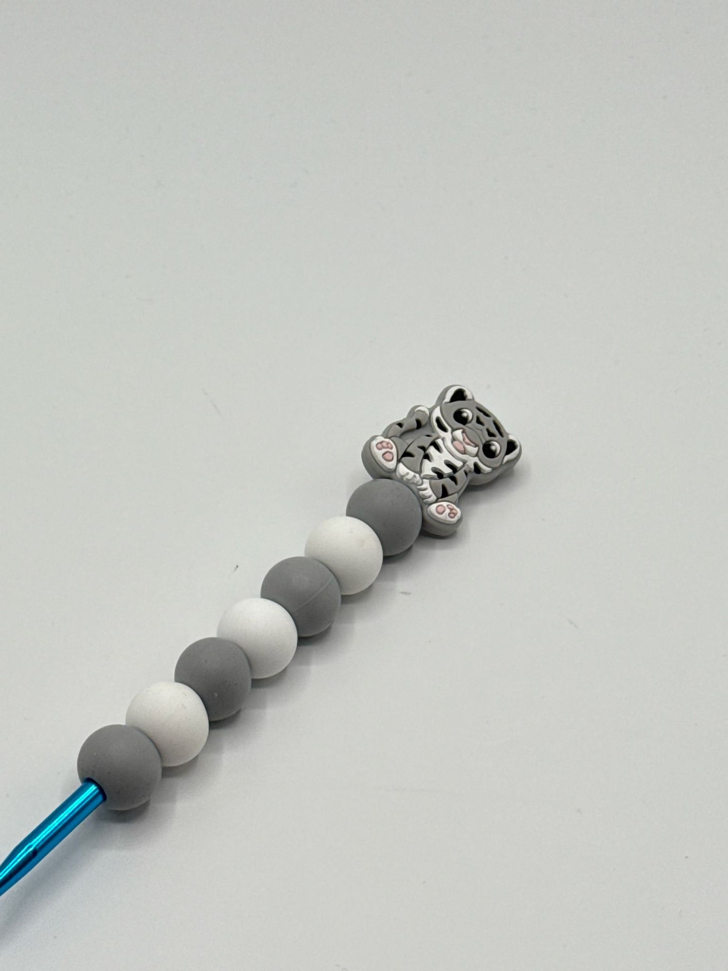 grauer Tiger Nadel